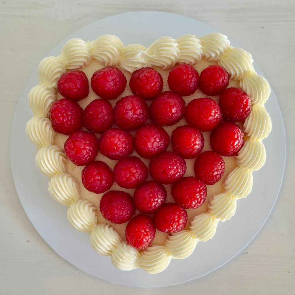 Fresh Berry Vintage Cake