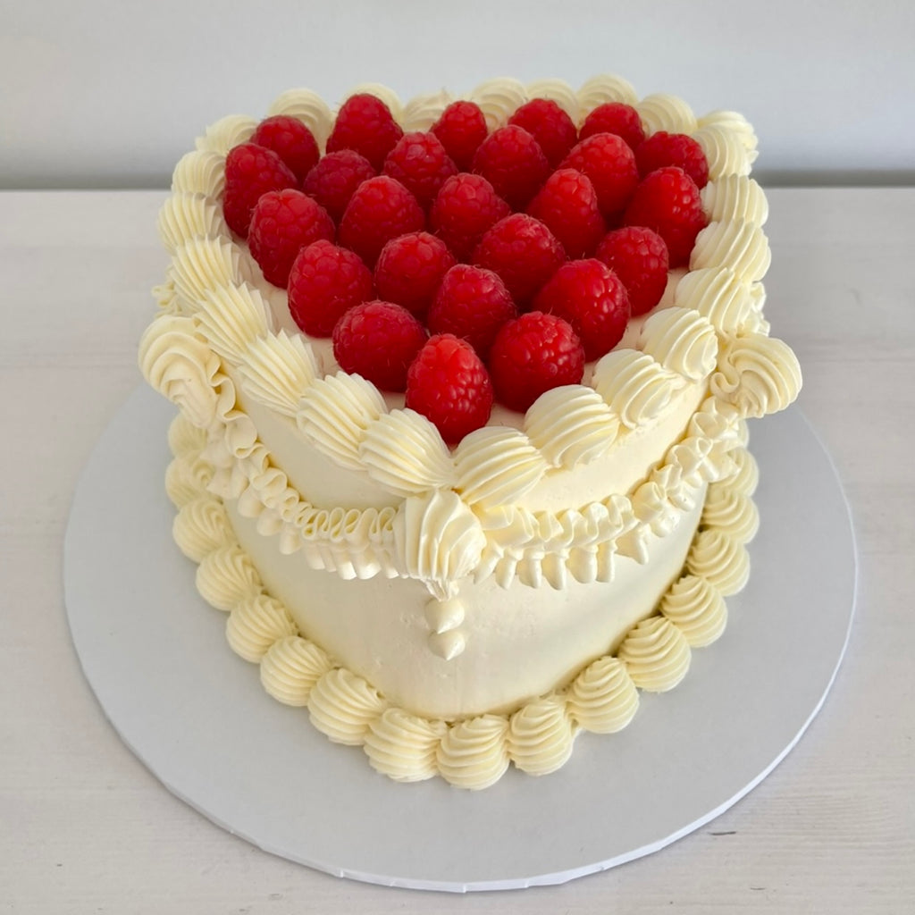 Fresh Berry Vintage Cake