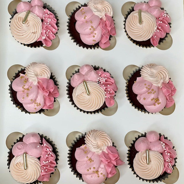 Pink and white rosette cupcakes | Cool cake designs, Cupcake decorating  tips, Cake decorating piping